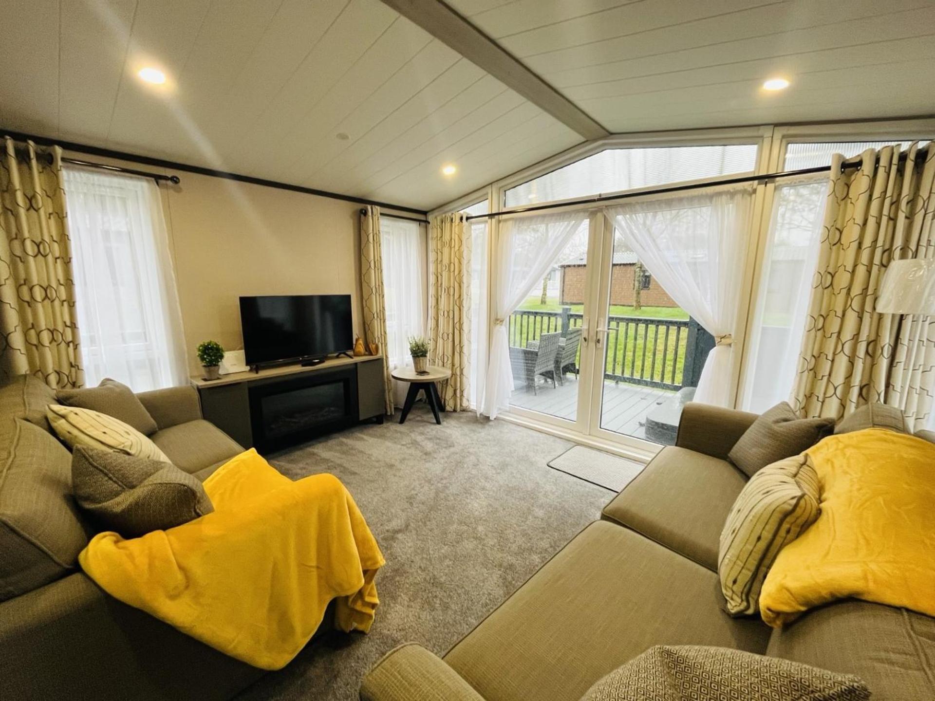 Royal Pines With Hot Tub Lodge *