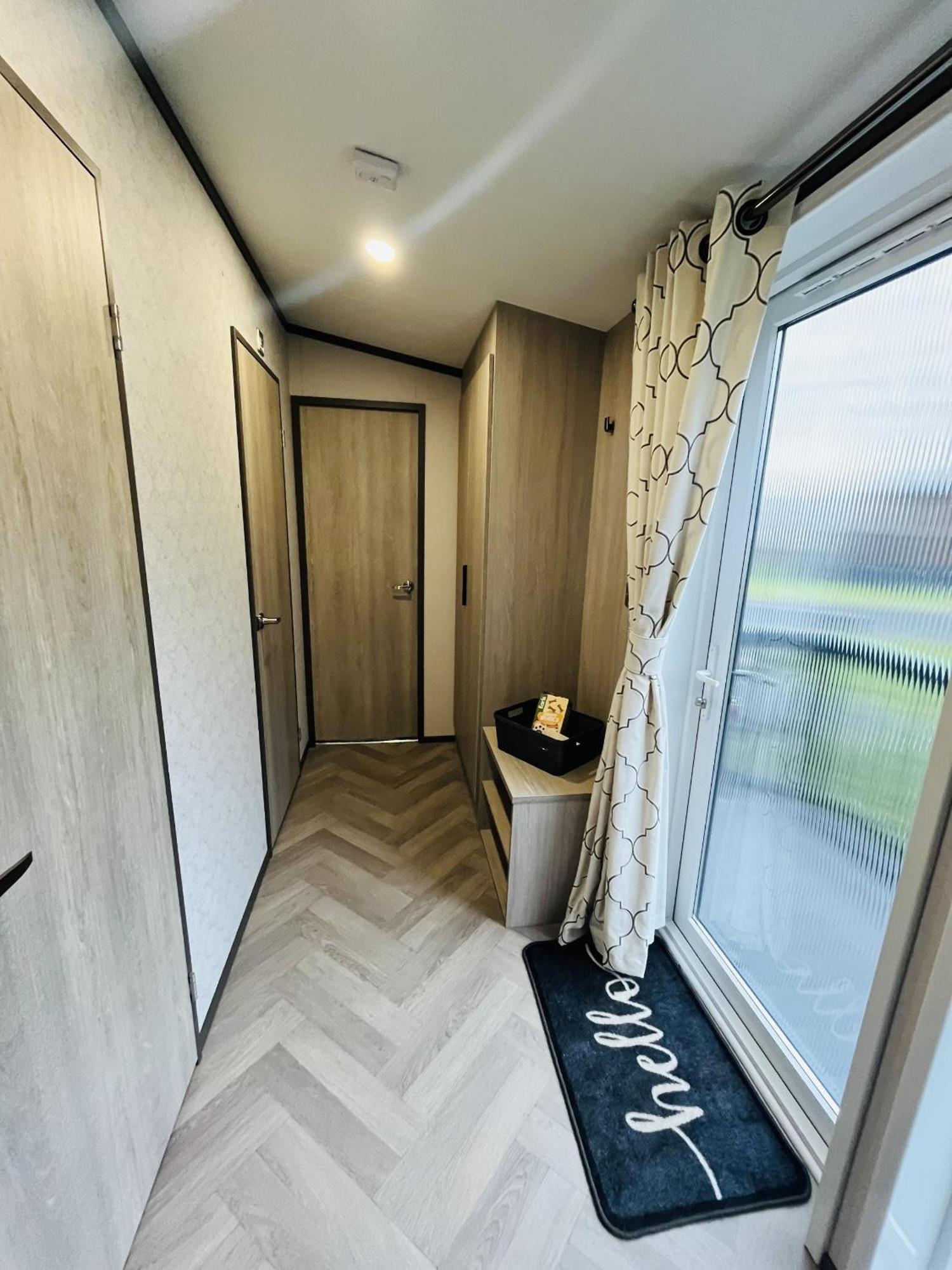 Royal Pines With Hot Tub Деревянный коттедж Allerthorpe